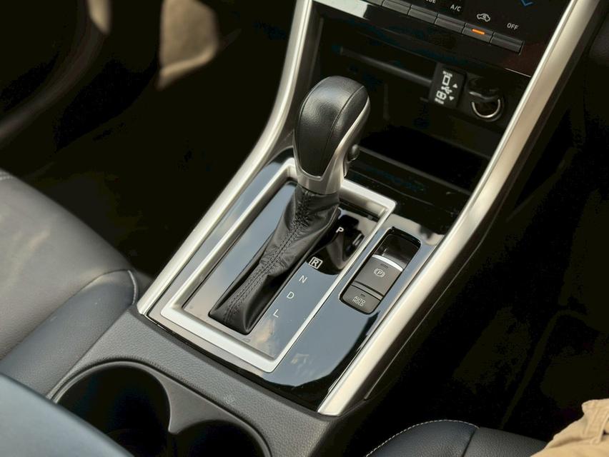 Mitsubishi Xpander Cross ปี 24 ไมล์ 32,××× โล เท่านั้น‼️ 13
