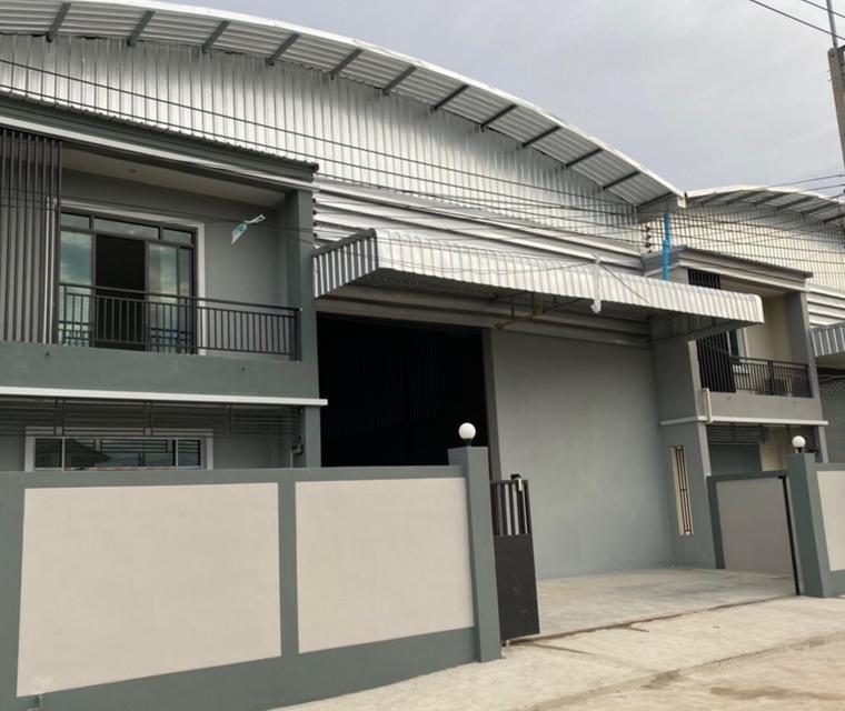 ขายหรือให้เช่า โรงงาน โกดัง ออฟฟิศ 2 ชั้น โครงการทรัพย์รุ่งเรือง ( คอกกระบือ ) ขนาดพื้นที่รวม 680 ตร.ม. ทำโรงงานได้ แถวคอกกระบือ จังหวัดสมุทรสาคร 2