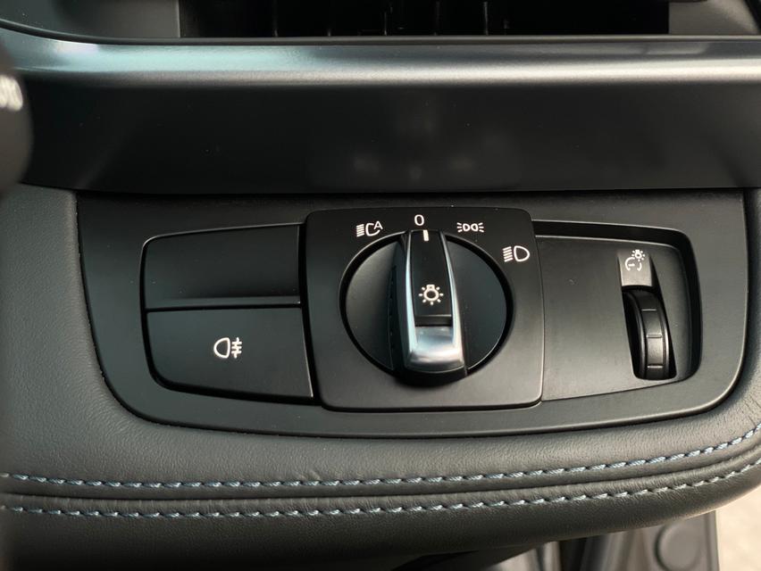 รหัสรถ PBG53 BMW i8 Pure Impulse ปี 2014 15