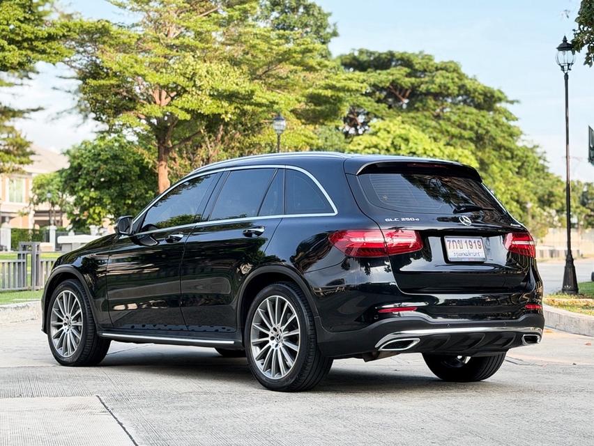 Benz GLC250d AMG Dynamic 4matic ปี 2018 Top สุด Facelift ดีเซลล้วน เจ้าของเดียว หลังคาแก้ว รูปย่อยที่ 4