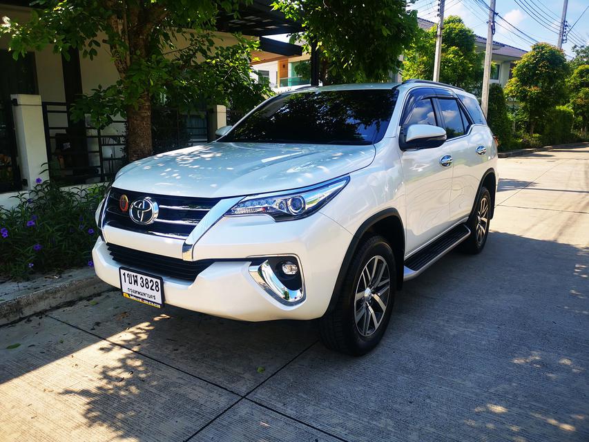 Toyota Fortuner 2.8 V (ปี 2019) SUV AT 1