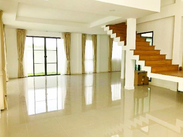 ไม่เคยอยู่ ให้เช่าคฤหาสน์ 2ชั้น 405 ตร.ม.105 ตร.วา. 3-4นอน สนามกอล์ฟวินด์เซอร์ปาร์ค500ม. MRT สุวินทวงศ์ 7.7กม. 3น้ำ ตลาด