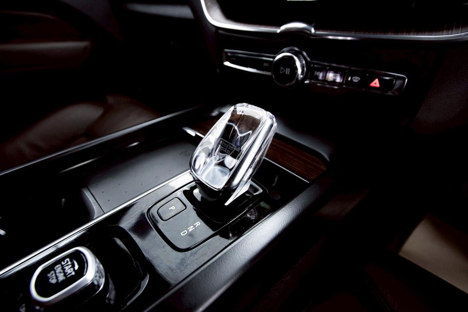 VOLVO XC60 2.0 RECHARGE T8 R-DESIGN 4WD 2021  8