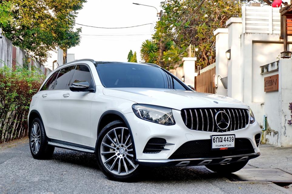 Mercedes-Benz glc 250d AMG 4matic ตัวท๊อป AMG ปี 2016 จด 2017 3