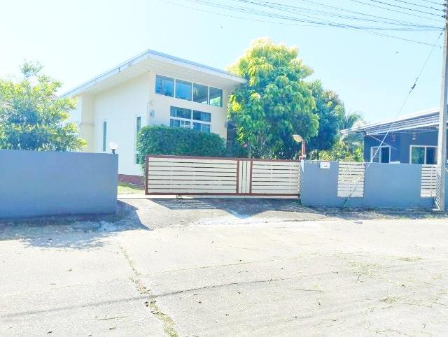 ให้เช่าบ้านเดี่ยว ตลาดดอยสะเก็ด 3กม. 3นอน สวนพฤกษศาสตร์ทวีชล 1.9 กม. เป็นธรรมชาติ 66 ตร.วา.264 ตร.ม. 3 น้ำ พร้อมเฟอร์ฯ 1