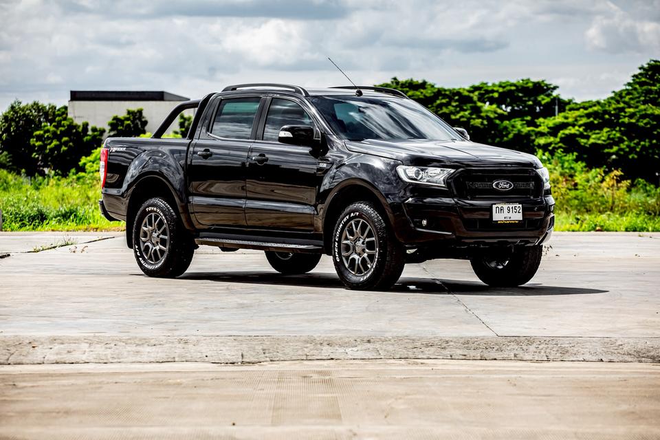 Ford Ranger Hi-lander 2.2XLT 4 ประตู เกียร์ธรรมดา ปี 2017 สีดำ มือเดียวป้ายแดง 4