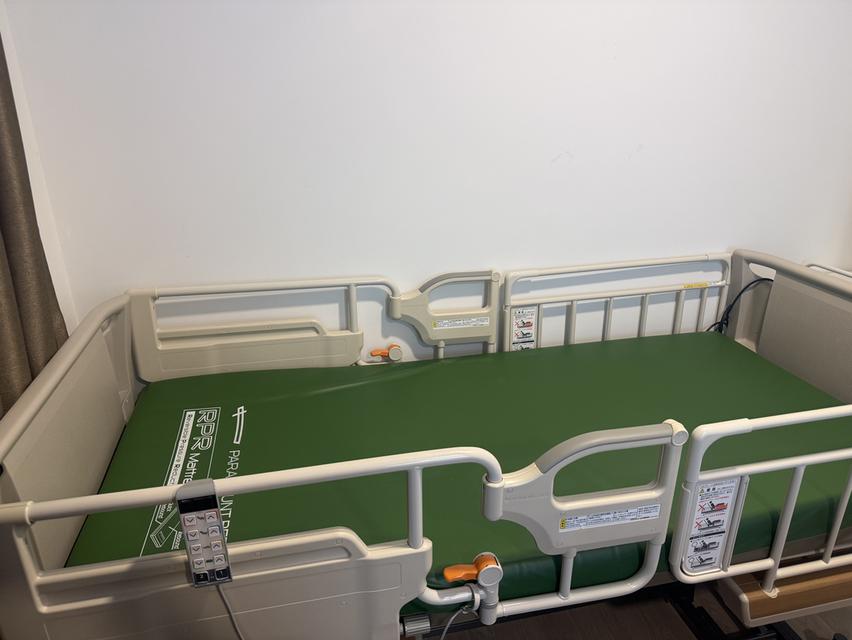 เตียงผู้ป่วยไฟฟ้า paramount rakusho z