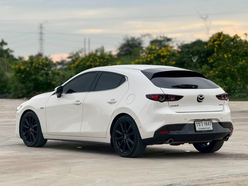 MAZDA 3 SKYACTIVE Hatch 5dr  100th TOP  Sports SA 6sp FWD 2.0i Y2021 สีขาว  เกียรออโต้  8