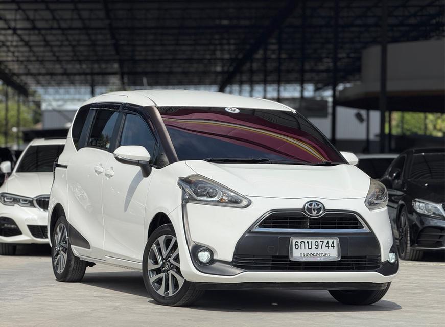 รหัสรถ WRT9744 2017 TOYOTA SIENTA 1.5V 18