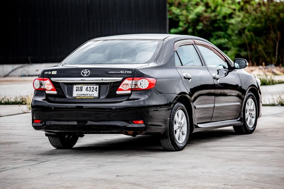 Toyota Altis 1.6E ปี 2012 สีดำ สวยสภาพดี 6