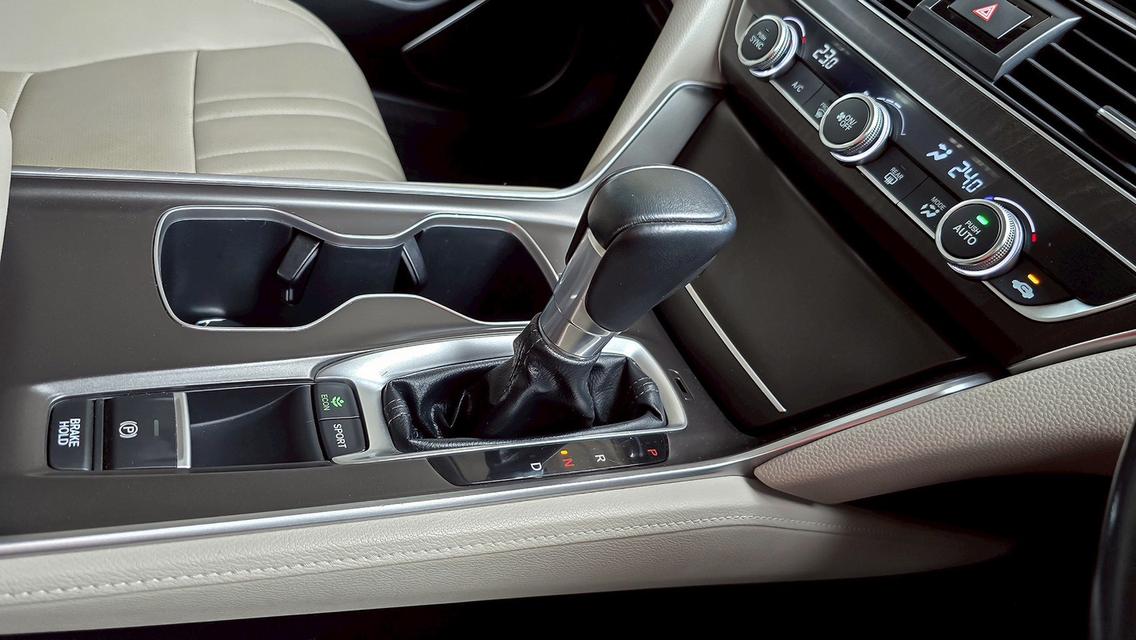 ขาย Honda Accord 1.5EL ปี19 9