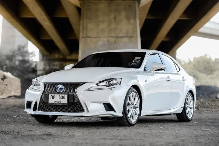 Lexus IS 460 ปล่อยขายด่วน 3