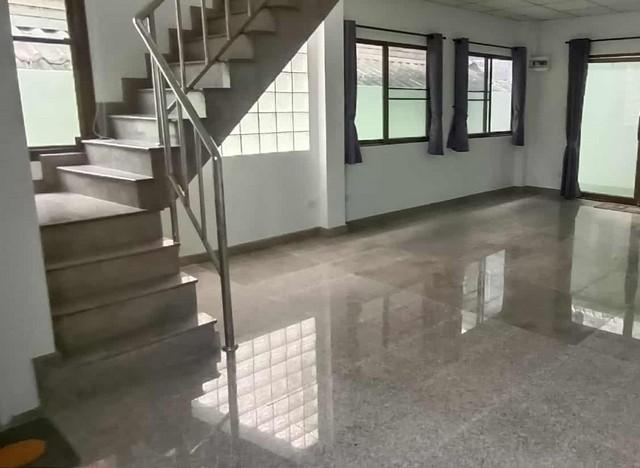 ให้เช่าบ้านเดี่ยว 2 หลัง ย่านลาดพร้าว 101 แยก 42 มีเฟอร์นิเจอร์บางส่วน ใกล้ RBAC 7