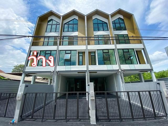 ให้เช่าโฮมออฟฟิศ 4 ชั้น 237 ตร.ม. แปลงมุม ซ.วชิรธรรมสาธิต 60 ใกล้ BTS ปุณณวิถี 1
