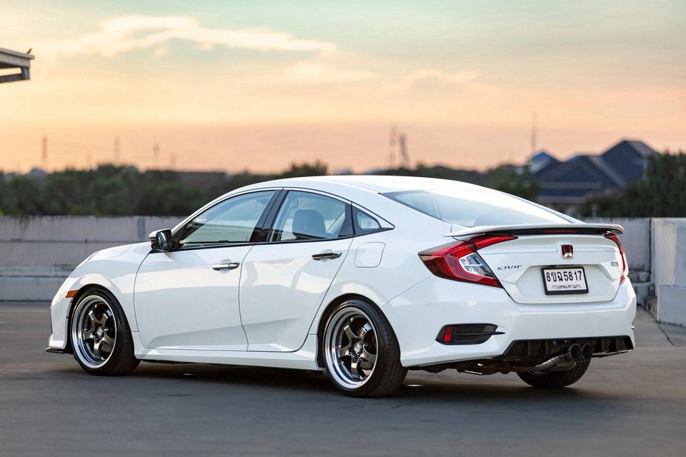 รถบ้านหน้าเดิมหลังเดิม Civic RS Turbo แต่งหล่อทั้งคัน ฟรีดาวน์Civic RS Turbo 2016 รูปที่ 8
