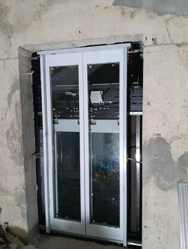 ยกระดับความสบายให้บ้านคุณ ด้วยลิฟต์บ้านดีไซน์ทันสมัย ปลอดภัย ประหยัดพื้นที่ โดยทีมช่างผู้เชี่ยวชาญ 3