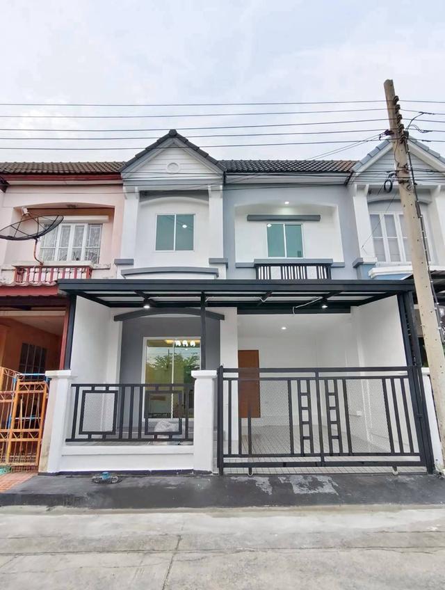 หมู่บ้านบุศรินทร์ ถนนบ้านกล้วย-ไทรน้อยทาวน์เฮาส์ 2 ชั้น ตกแต่งใหม่ พร้อมเฟอร์ หน้าบ้านไม่ชนใคร ในโครงการ L&H ทำเลซอยบ้านกล้วย ใกล้รถไฟฟ้า 1