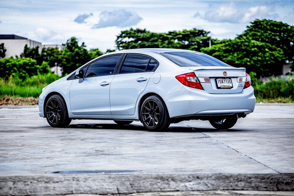 Honda Civic Fb 1.8S ปี 2012 เกียร์ออโต้ สีฟ้า 9