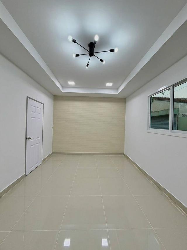 หมู่บ้านบัวทอง4 ถนนบ้านกล้วย-ไทรน้อย 17