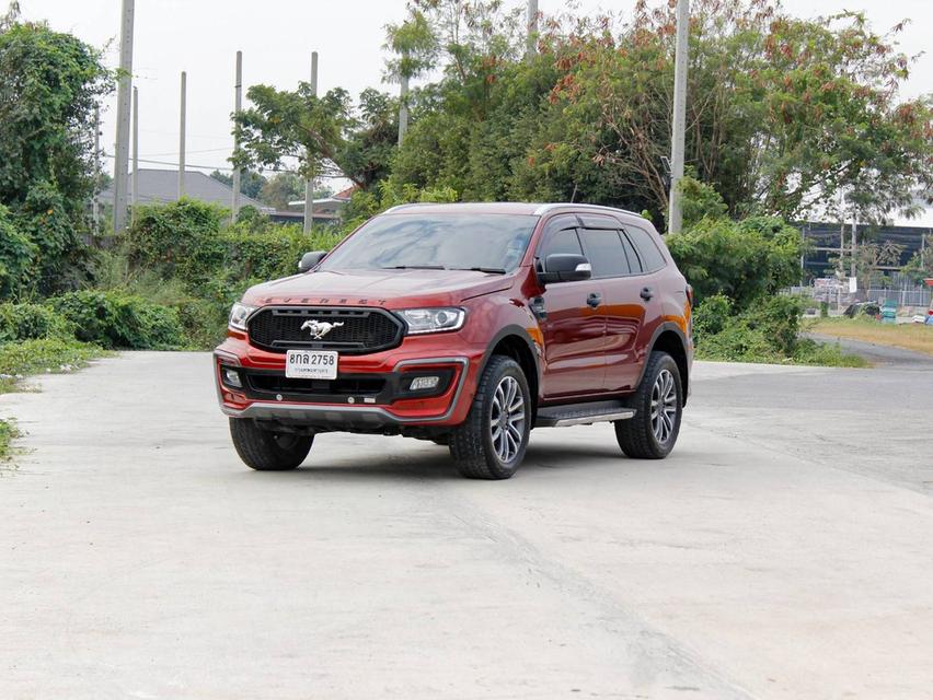 FORD EVEREST 2.0 BI-TURBO 4WD TITANIUM PLUS ปี 2019 (VAT) โฉม ปี 15-22  เกียร์ AUTO ดีเซล สีแดง รถบ้านพร้อมใช้งาน ไมล์เพียง 202,300 km.