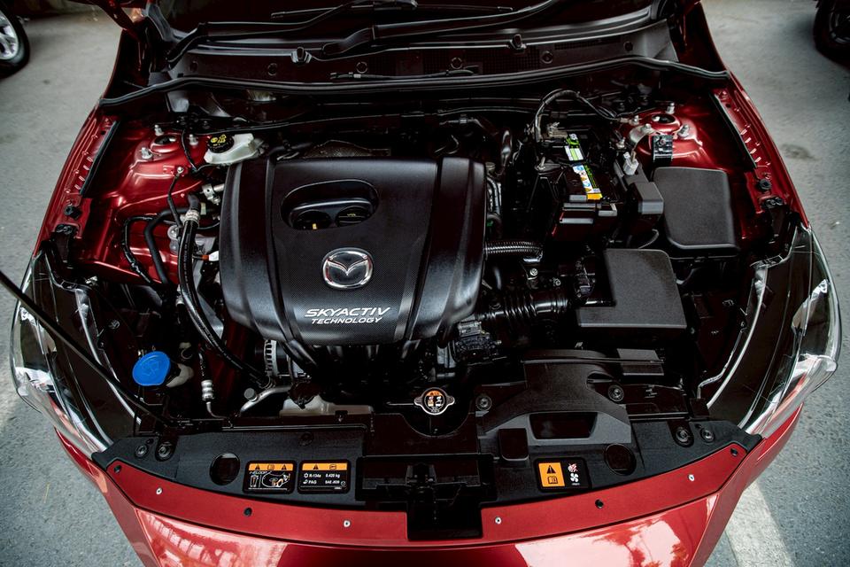 Mazda2 1.3 HighPlus Sport ปี 2016 สีแดง 10