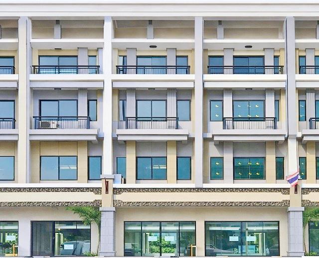 ให้เช่าอาคารพาณิชย์ 4ชั้น หทัยราษฏร์ รามอินทรา 105-111 ทำเลถนนใหญ่ พระยาสุเรนทร์ MRTนพรัตน์ 2.4 กม. ใกล้รถไฟฟ้าสายสีชมพู 1