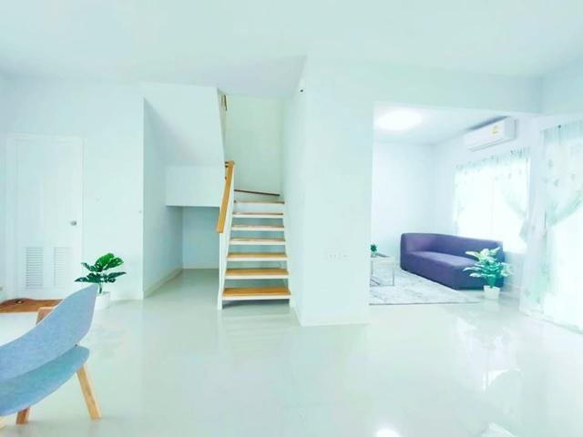 เช่าทาวน์โฮม 2 ชั้น 3 นอน 2 น้ำ จัดเต็มเฟอร์ฯ ของใช้ไฟฟ้า วัดสามง่าม บางบัวทอง7-Eleven บางบัวทอง 1กม.