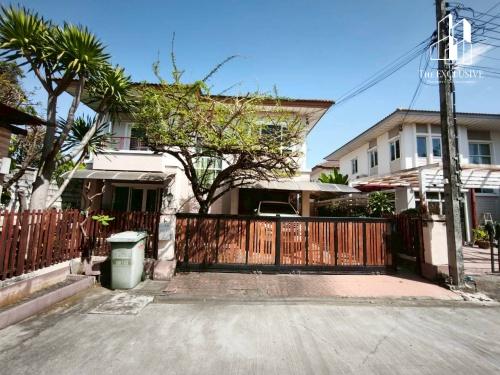 บ้านเดี่ยว 2 ชั้น เดอะแพลนท์ สุขาภิบาล 5 หลังริมใน 1