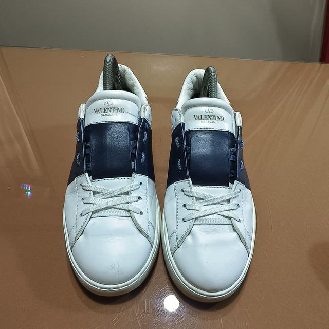 Valentino Garavani "Open" SneakersMade in ITALY🇮🇹📏Size. 40⭐⭐⭐⭐ Pre-owned/ Great Condition🔥 Price 970฿ รูปที่ 3