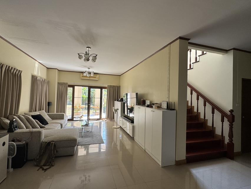 ขายบ้านพักอาศัย 2 ชั้น เนื้อที่ 275 ตร.ว ซอยประสาทสุข เขตยานนาวา กรุงเทพ 9