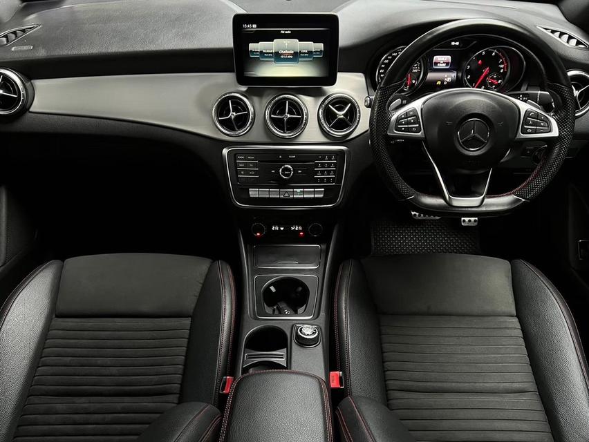 Mercedes-Benz CLA250 2.0 AMG Dynamic Coupe 6