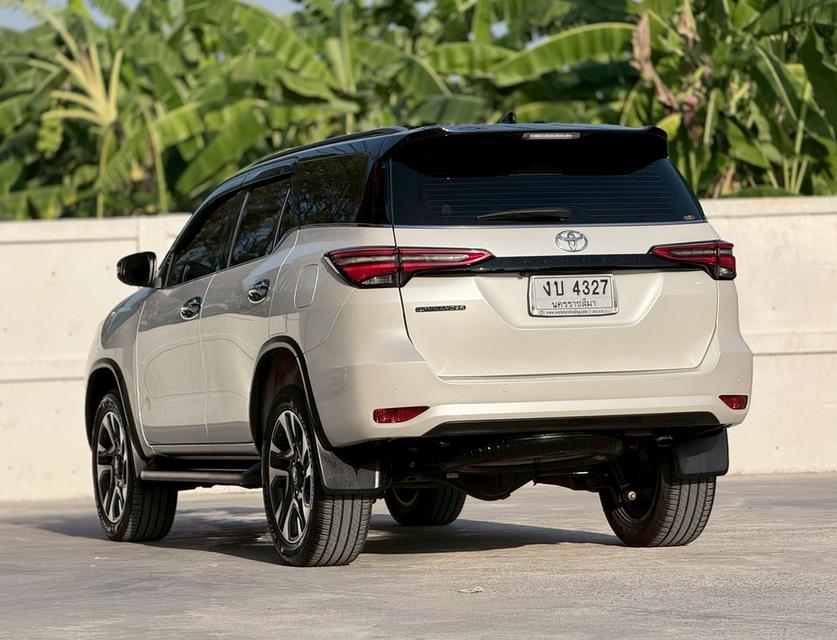Toyota Fortuner 2.4Commanedr ปี22 รูปที่ 6
