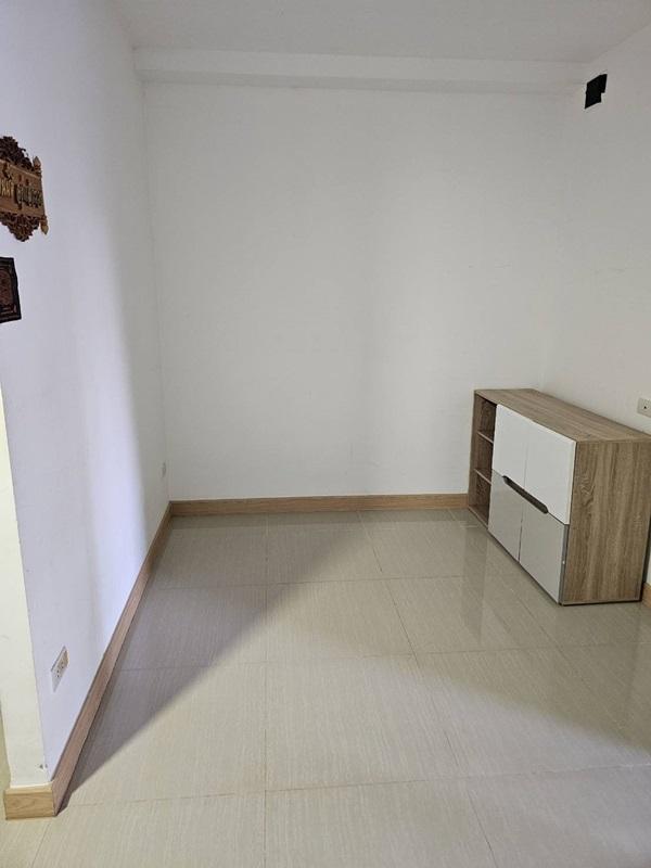 ขายด่วน บ้านทาวเฮ้าส์ หมู่บ้านศิวาลัย บางสมัคร บางปะกง ฉะเชิงเทรา สภาพใหม่ เนื้อที่ 42 ตรว. โทร 0632359638 10