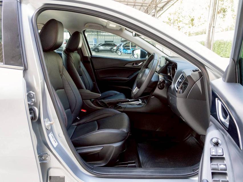 Mazda 3 2.0S ปี 2015 ♨️ #ประกันเครื่องเกียร์หลังการขาย3ปี / 30,000km. ♨️ 9