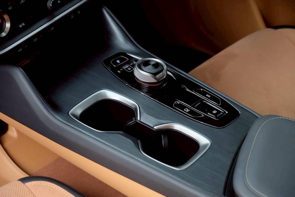 Lexus RZ450e Premium ปี 2024 รถหรูสภาพใหม่ ถูกกว่าป้ายแดงเป็นล้าน รูปที่ 17