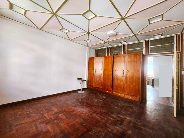 ถนนเพชรบุรี ซอย 3-9 เพียง 5 นาทีสู่สยามพารากอน อาคารพาณิชย์ กว้างขวาง 4 ชั้นอัญมณีล้ำค่า BTSพญาไท ราชเทวี และ ARL เพียง 8