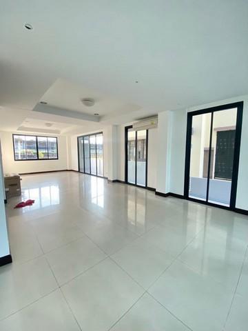 **Home Office550 sq.m.หมู่บ้านรีเจ้นท์รัชดา ซ.สหการประมูล สถานฑูลลาว เหม่งจ๋ายจอดรถ 8 คัน **** 5