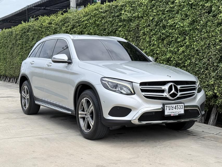 Benz GLC220d 4Matic ปี 2020 สภาพสวย สีเดิมทั้งคัน