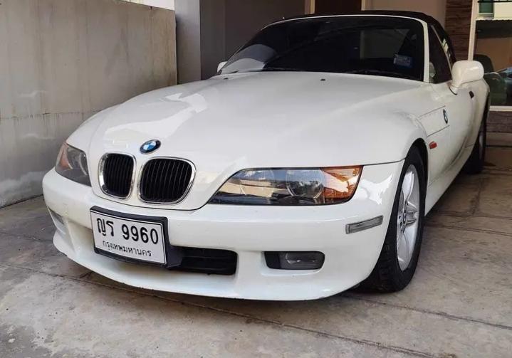 BMW Z3 สีขาว