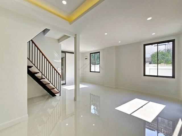 ขายบ้านเดี่ยว 2 ชั้นหลังมุม 42 ตรว. 3 ห้องนอน รีโนเวทใหม่ ถนนสุขุมวิท 60/1 ใกล้ BTS บางจาก 700 เมตร 4