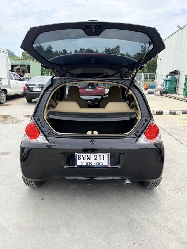 HONDA BRIO 1.2 V AIRBAG ABS AUTO ปี 2012เครื่องดี เกียร์ดี ช่วงล่างดี สีเต็มสวย ภายในสวยเบาะผ้า เบาะหลังพับได้ แอร์เย็ รูปที่ 10