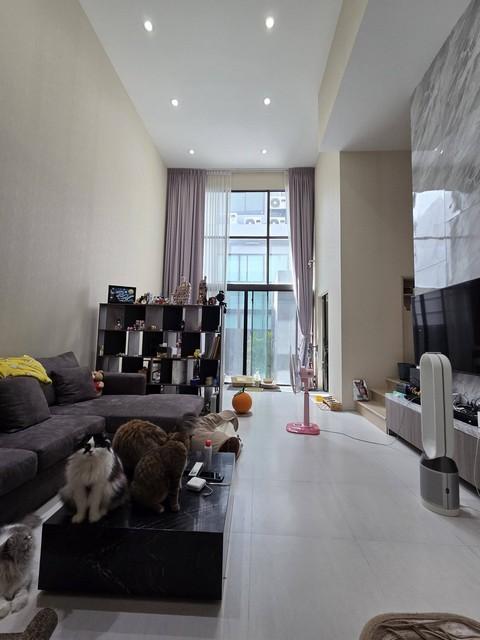 ให้เช่าทาวน์โฮม 3.5 ชั้น เอสทารา เฮเว่น พัฒนาการ 20 Estara Haven Phatthanakan 20 ใกล้ทางด่วน ใกล้เอกมัย ทองหล่อ 4