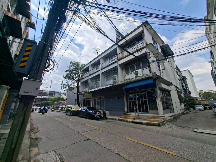 ขายอาคารพาณิชย์ 3.5 ชั้น 1 คูหา หลังมุม ซ.ปรีดีพนมยงค์ 26 (N.2364) 2