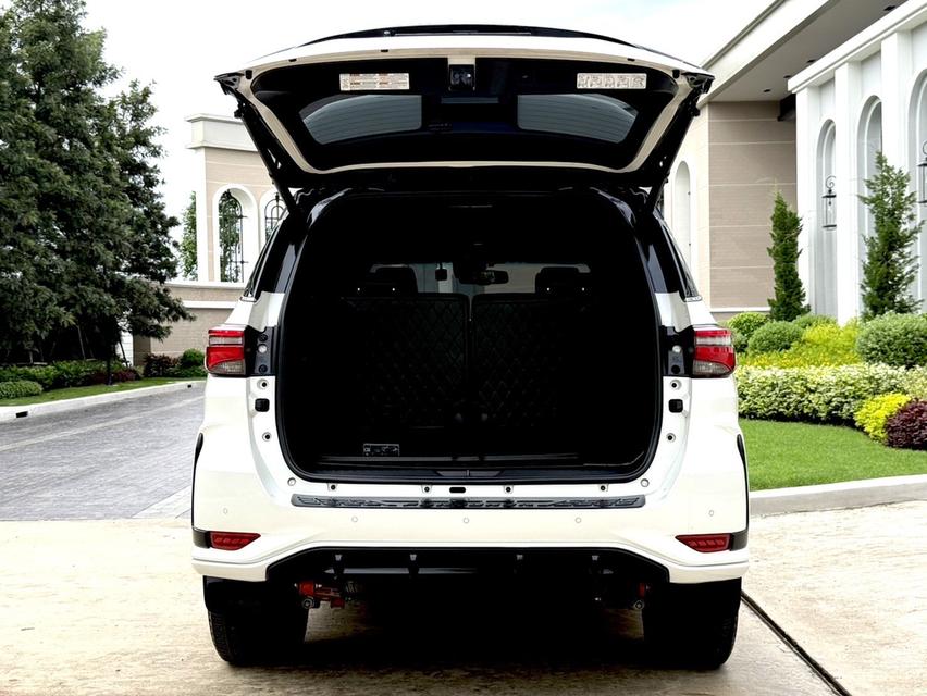 FORTUNER 2.8 GR SPORT BLACK TOP 4WD รูปที่ 11