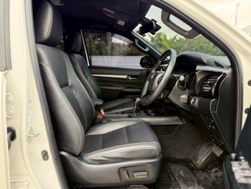 TOYOTA HILUX REVO 2.8 4WD DOUBLECAB ปี 2021 จดปี 2022 สีขาว 10