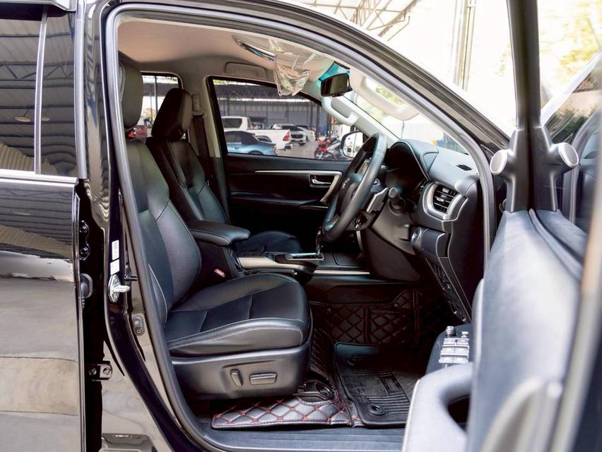 Toyota fortuner 2.4V Leader 2WD ปีจด 2024 รูปที่ 13