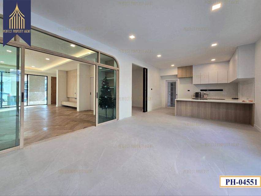 ขายบ้านเดี่ยวหลังใหญ่ เมืองเอก รังสิต จอดรถได้ 8 คัน เหมาะทำโฮมออฟฟิศ ทำเลศักยภาพ รีโนเวทใหม่ทั้งหลัง 2