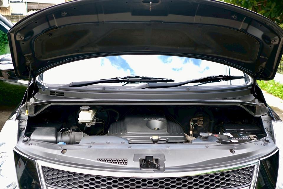 Hyundai H-1 2.5 Deluxe ปี2011 สีดำ ออโต้ ดีเซล ไมล์ 1xx,xxx km.