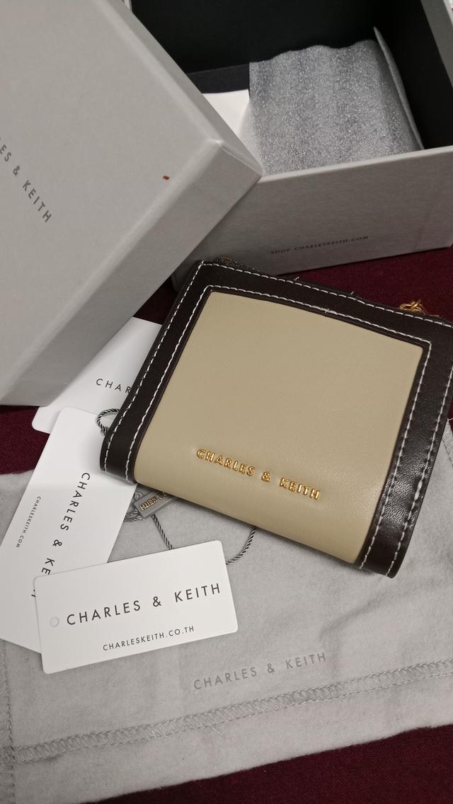 กระเป๋าสตางค์ CHARlES KEITH 2