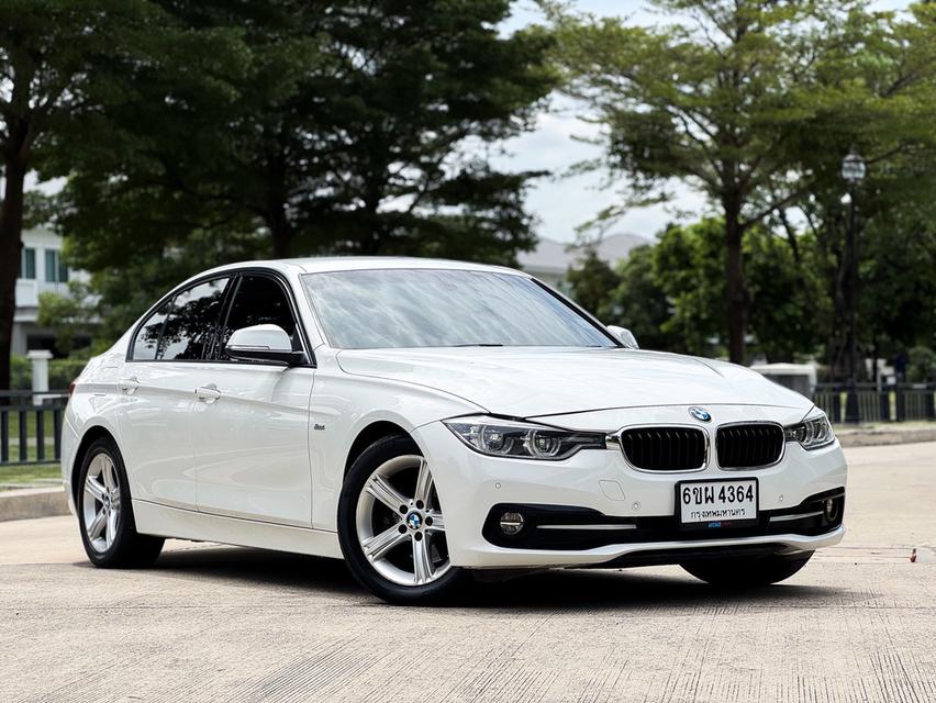 รหัสรถ AVA4364 🎉 BMW 320d Sport ตัว Lci แล้ว รุ่น top สุด (ดีเซลล้วน) F30 ปี 2017 